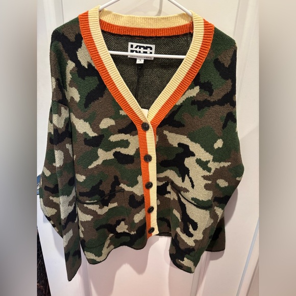 NWT KBB by KAHLANA Women's 'The Slouchy Cardigan' - Olive Camo M - Picture 4 of 4